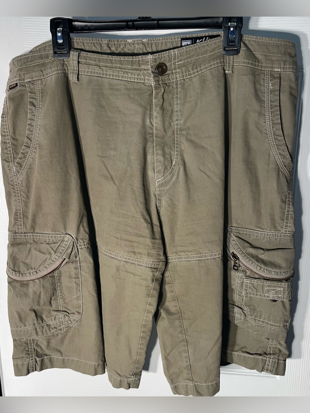 KÜHL Ambush Cargo Shorts Men's 40 Tan Stretch Zipper Pockets Outdoors Hiking